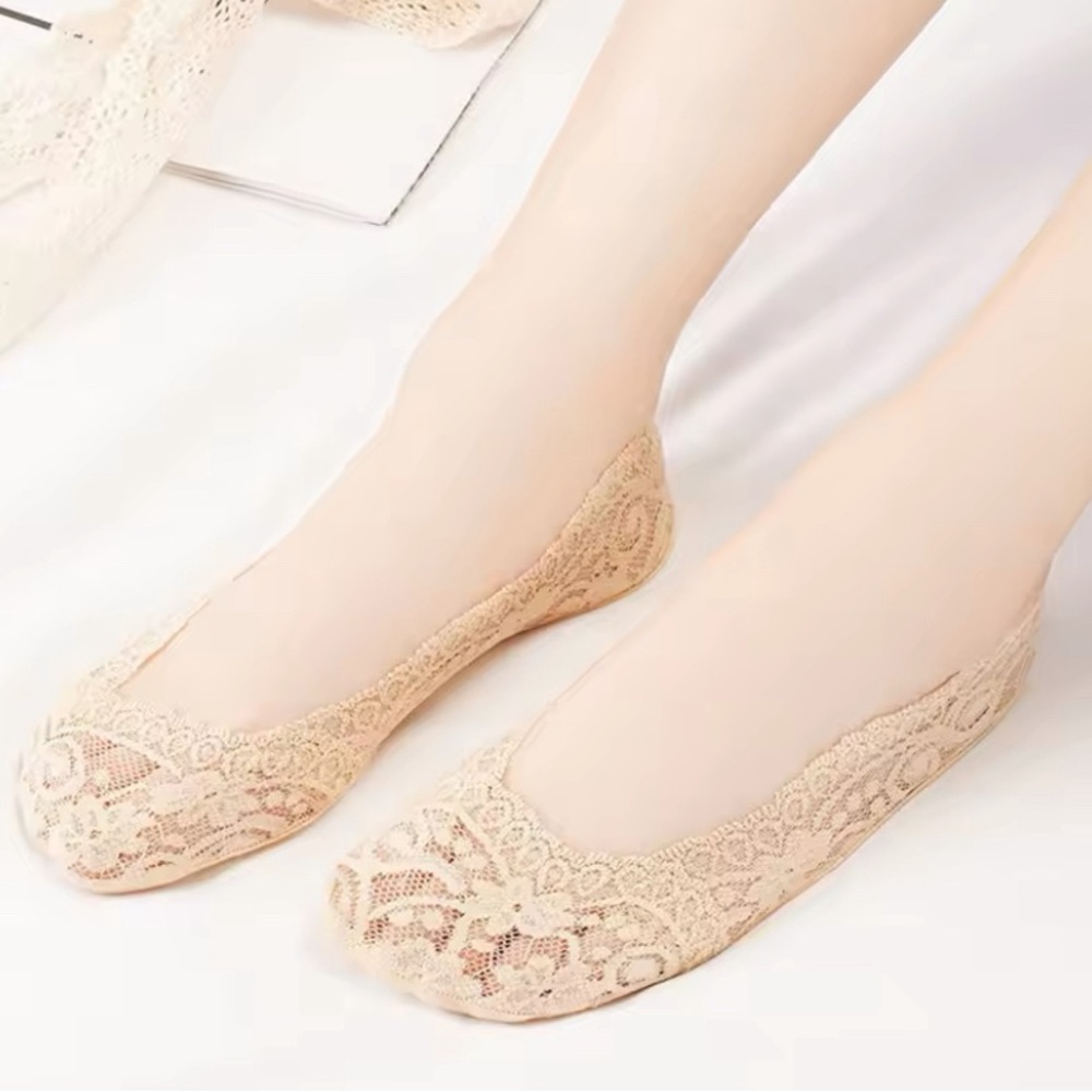 3/$35 Gentle Hugs Timeless Elegant Cozy Nude Cream Ankle Socks Accessories